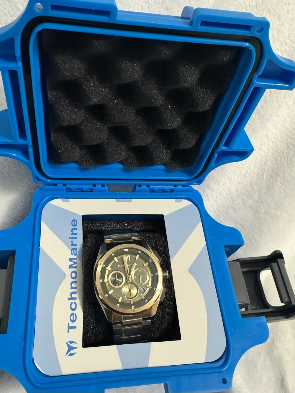 TechnoMarine Ocean Nomad Men's Watch 43mm. Gold Tone TM 318095 w/SE Case